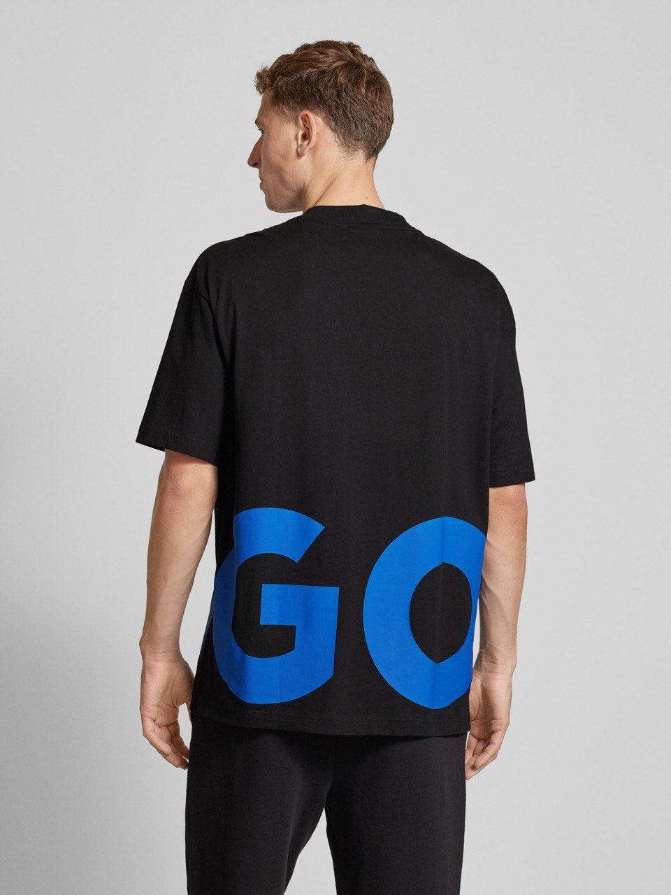 Hugo Blue
T-shirt with label print, model 'Nannavaro' in black