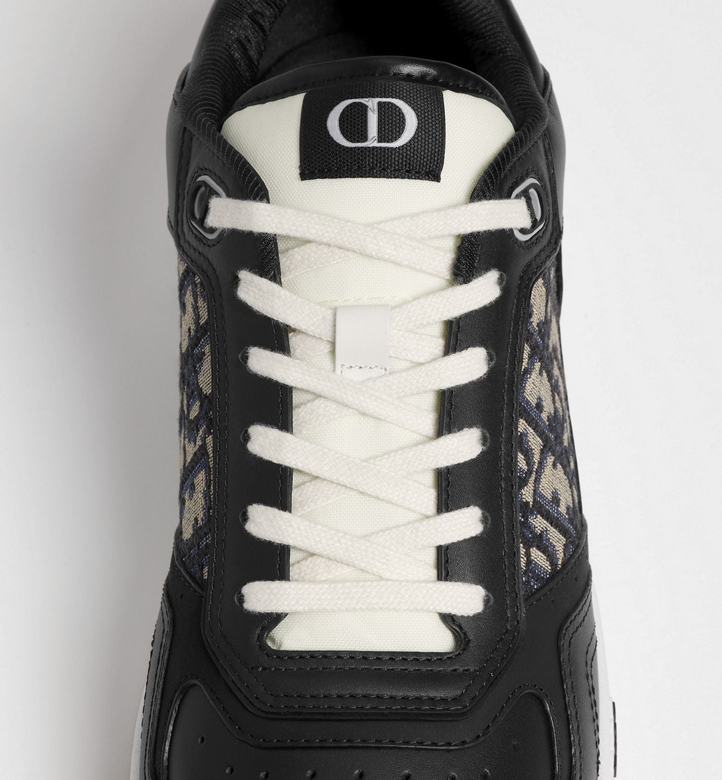 B27 Uptown Low-Top Sneaker
Black Smooth Calfskin with Beige and Black Dior Oblique Jacquard