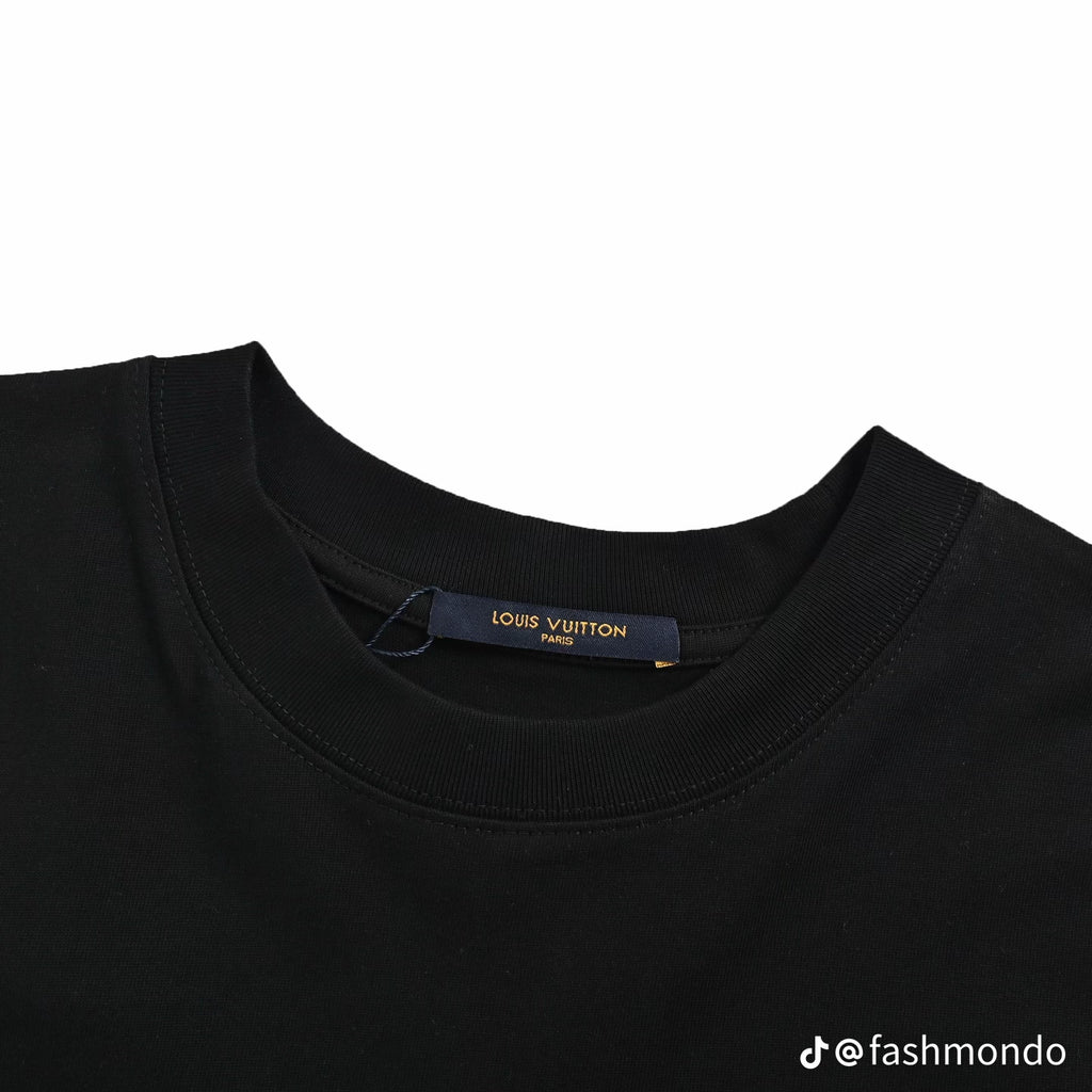 LOUIS VUITTON - Spring 2026
Embellished Short-Sleeved Crewneck