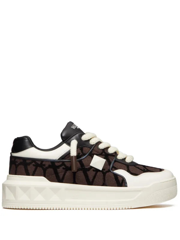 Valentino Garavani
'One Stud XL' leather sneakers