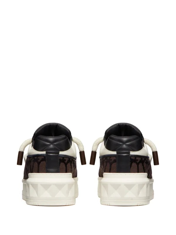 Valentino Garavani
'One Stud XL' leather sneakers